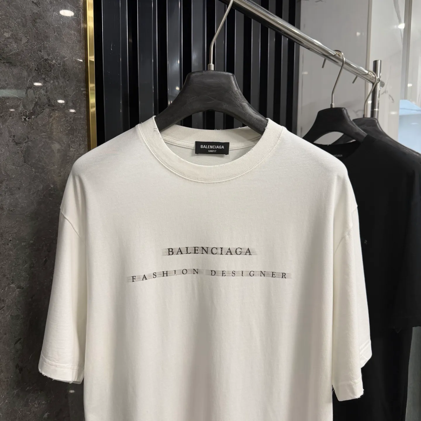 P105-BALENCIAGA* 2026 New Arrival. . 270g .Oversize . Same Style. . -Color：Black White -SIZE：S M L XL 7113